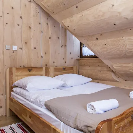 Udanypobyt Skocznia Dağ evi